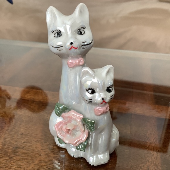 White Cats Bow Tie Pink Rose Flower Decoration Ceramic Cat Figurine Vintage MCM - Picture 6 of 10